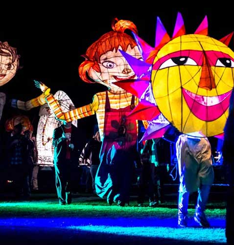 Redfest Strawberry Festival Lantern Parade